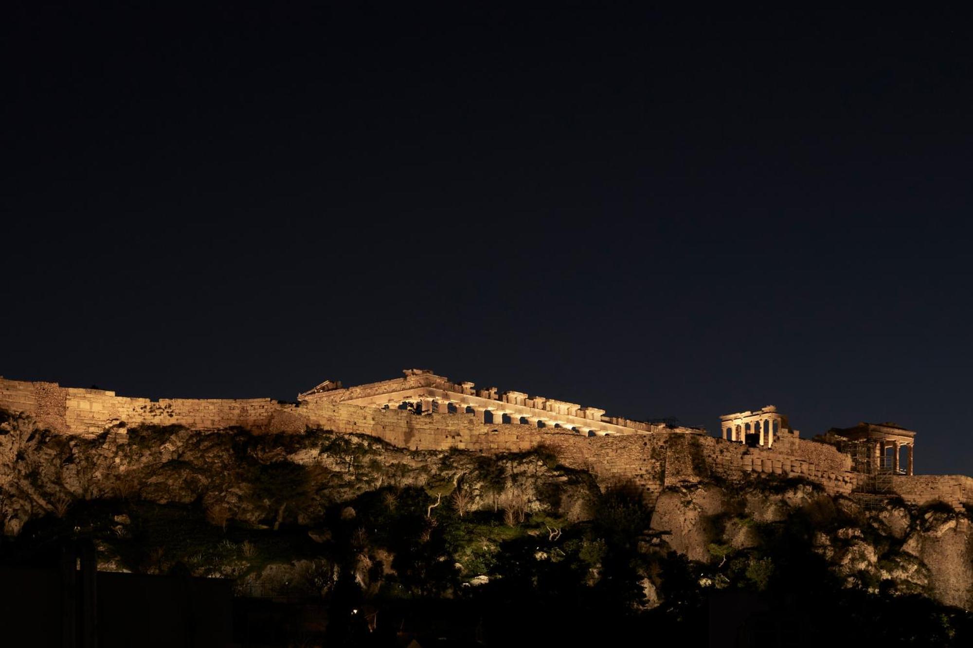 Athens Woo Suites Екстер'єр фото